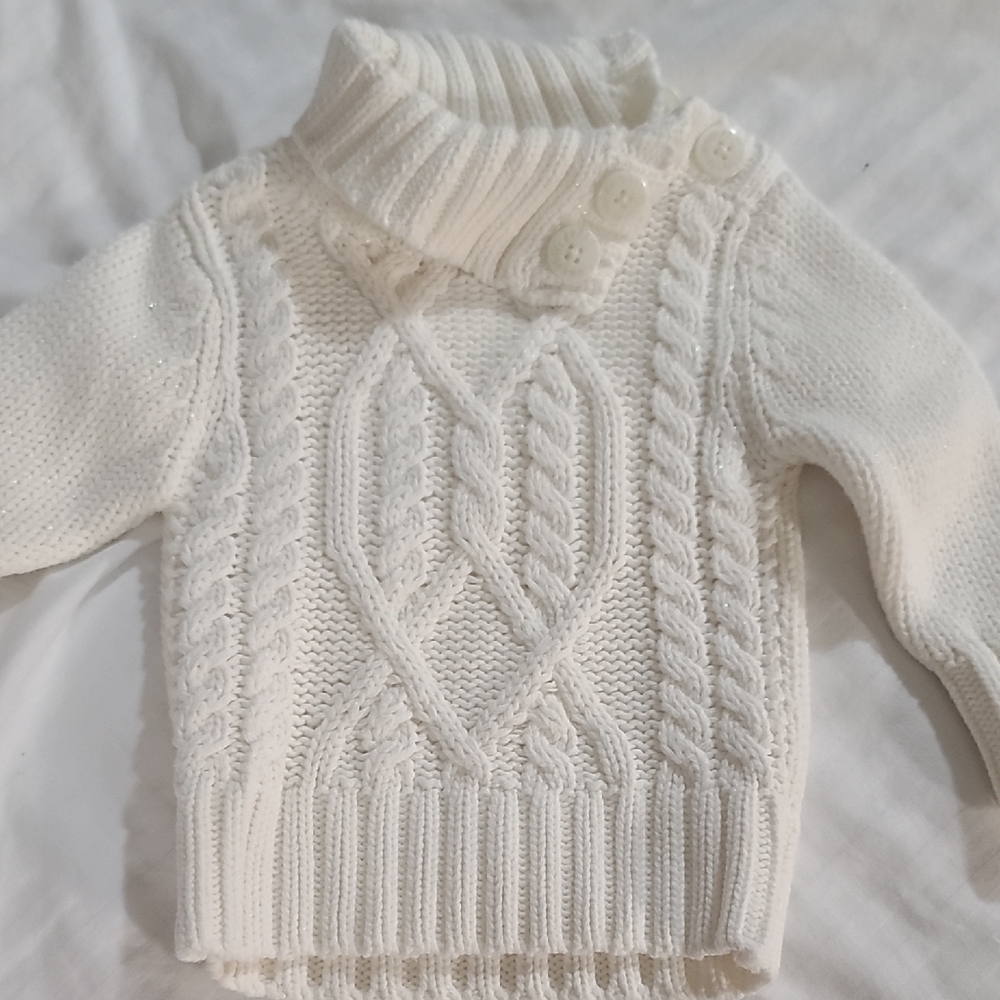 Old Navy Ivory Cable Knit Turtleneck Sweater